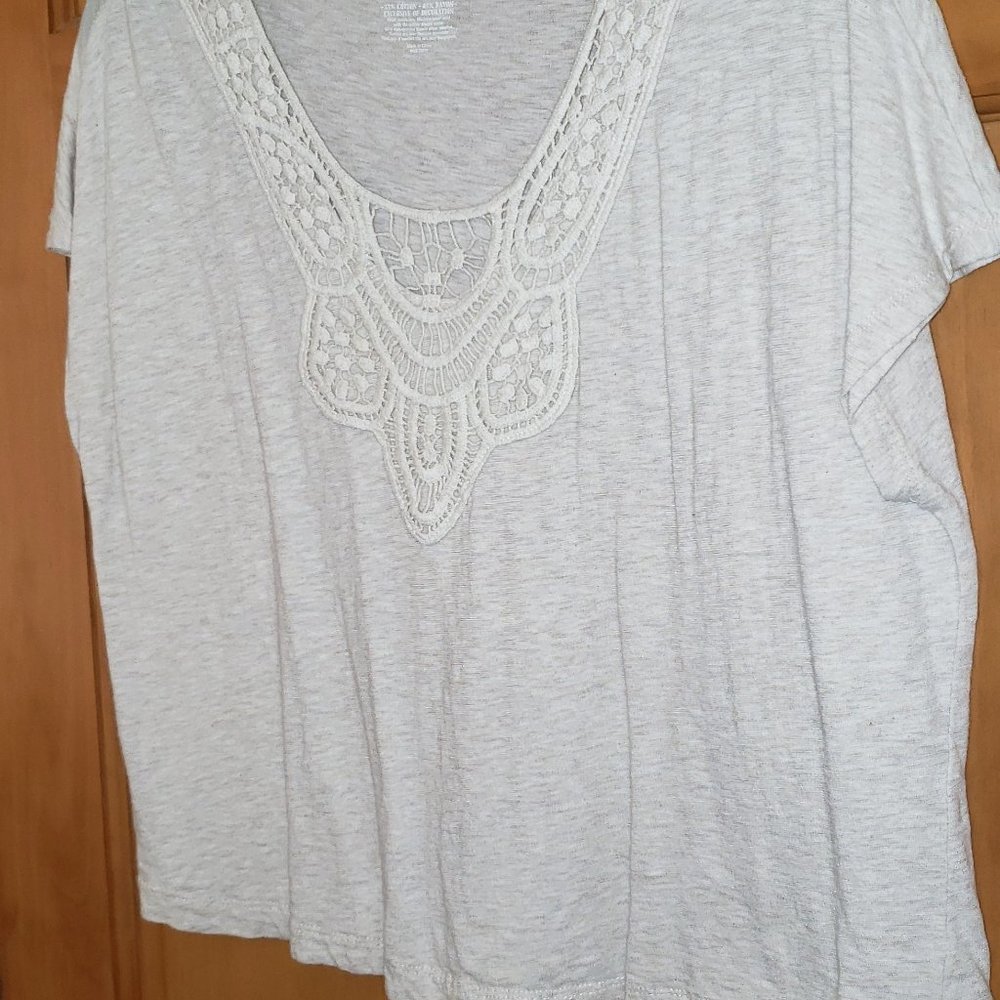 Ladies short sleeve top